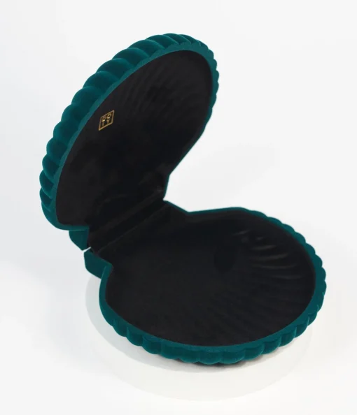 Green Velvet Seashell Venus Jewelry Box