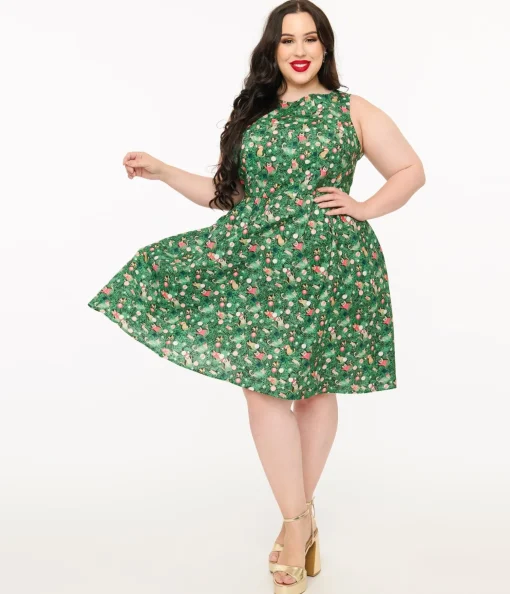Retrolicious Plus Size 1950s Green Holiday Cat Print Cotton Swing Dress