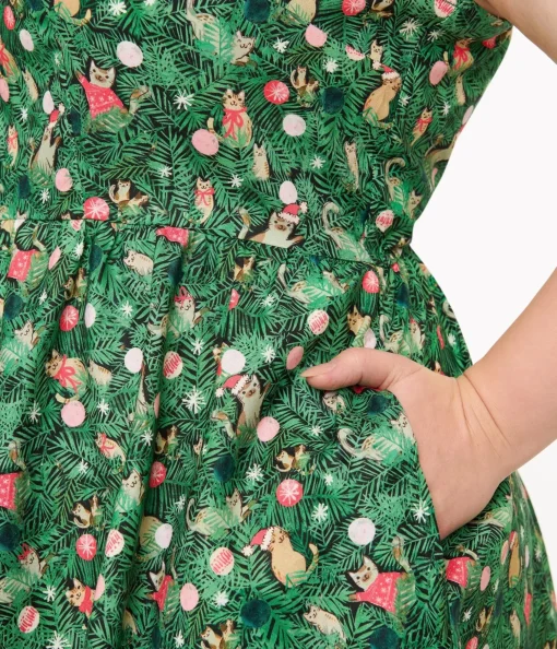 Retrolicious Plus Size 1950s Green Holiday Cat Print Cotton Swing Dress