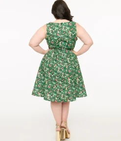 Retrolicious Plus Size 1950s Green Holiday Cat Print Cotton Swing Dress