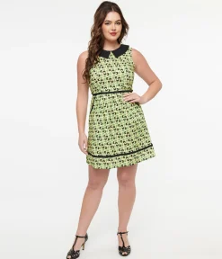 Retrolicious 1950s Green & Black Mod Cat Print Collared Fit & Flare Dress