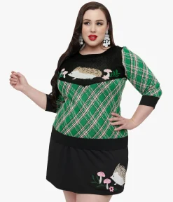 Smak Parlour Plus Size 1960s Green Plaid & Hedgehog Sweater