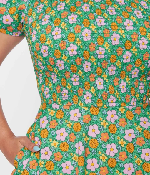 Smak Parlour 1960s Green Floral Smocked Fit & Flare Dress