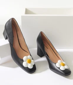 Unique Vintage Black Daisy Pumps