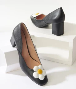 Unique Vintage Black Daisy Pumps
