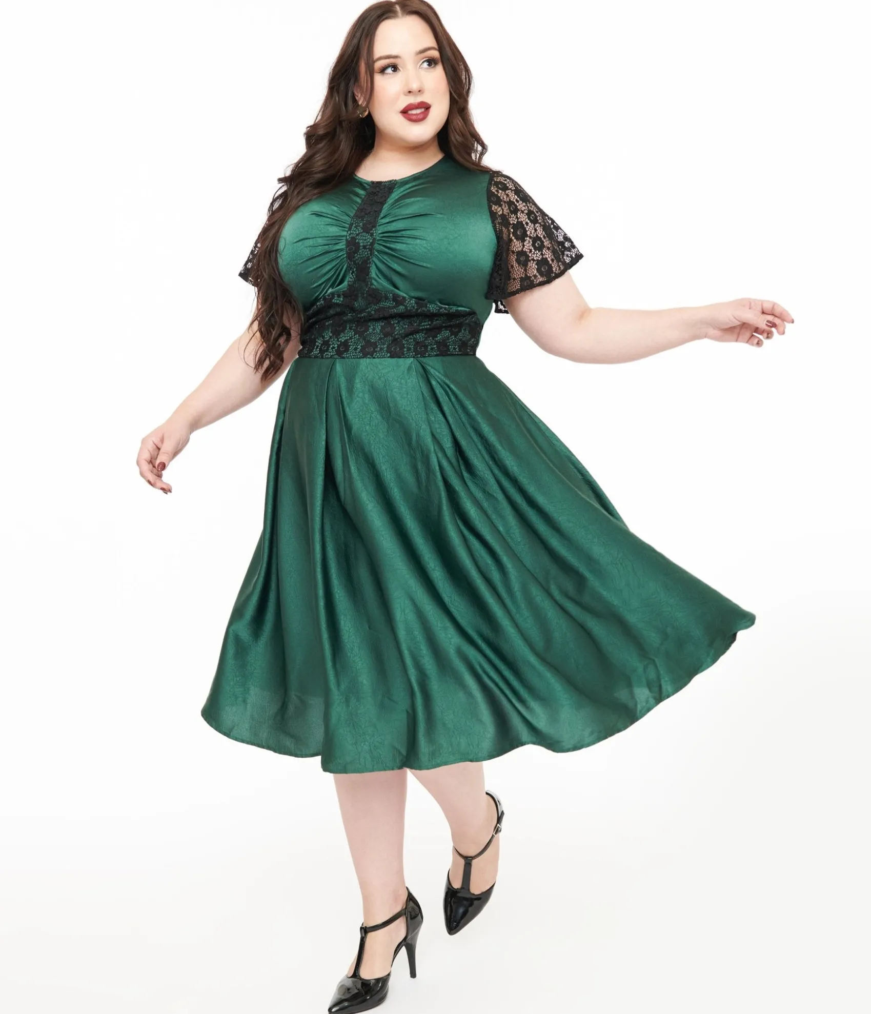 Unique Vintage Plus Size 1940s Emerald Green & Black Lace Swing Dress