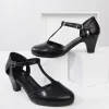 Unique Vintage 1920s Black Leatherette Closed Toe T-Strap Roxy Pumps