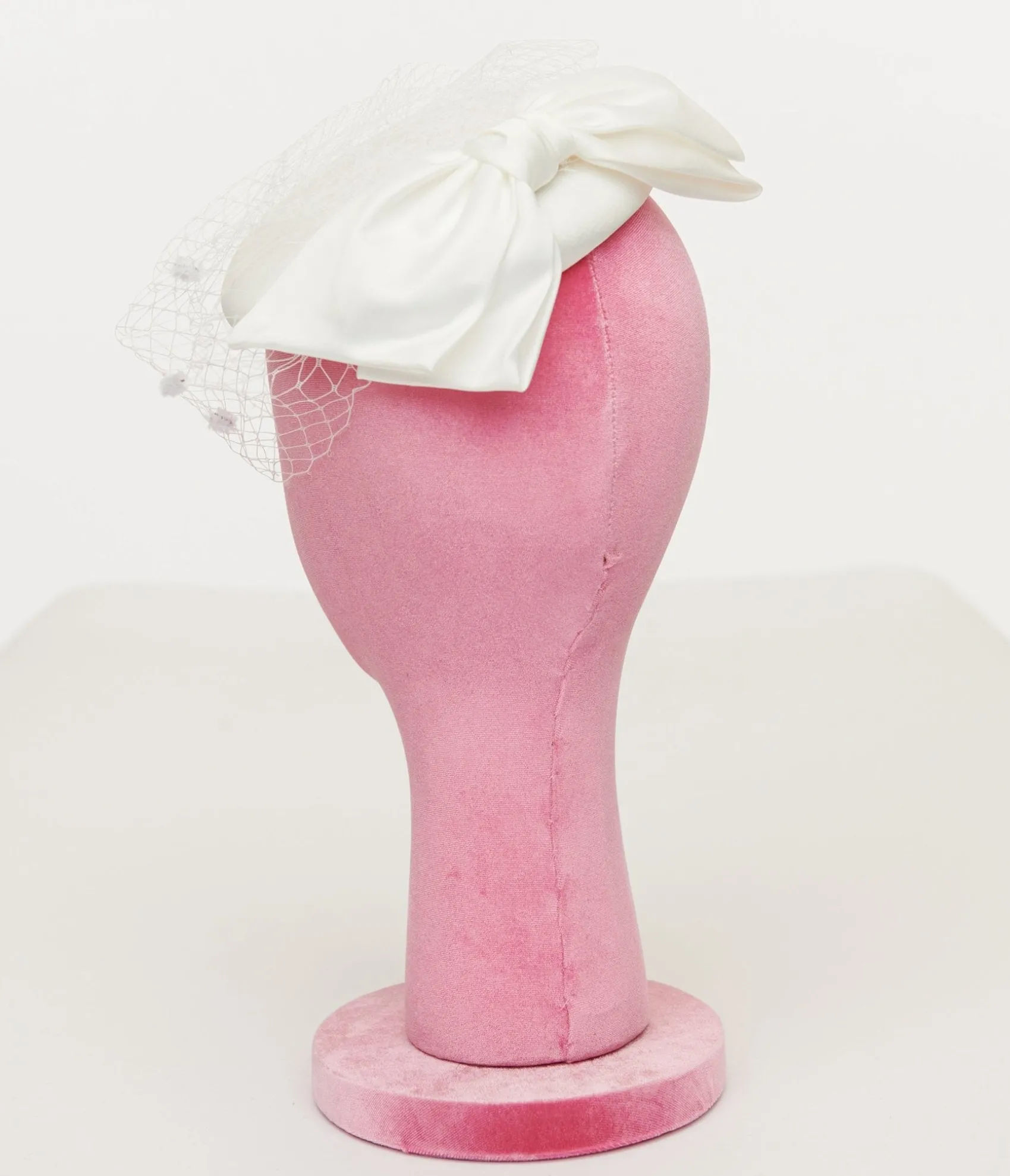 Unique Vintage 1950s White Bow Pillbox Fascinator Hat